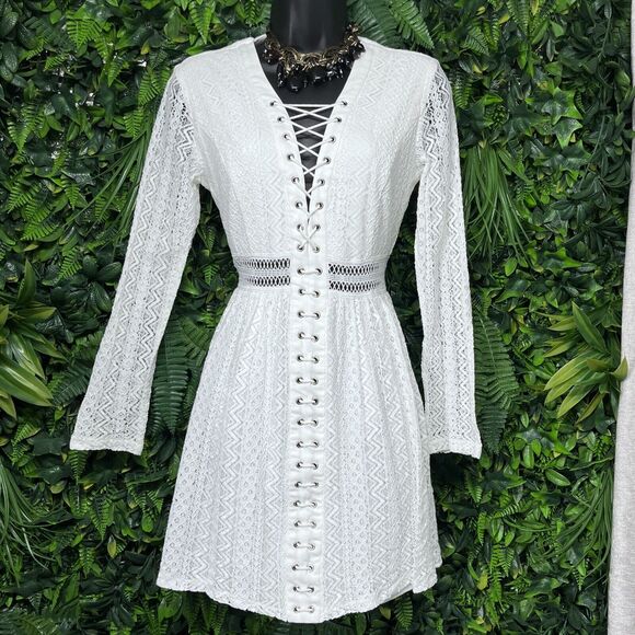 BARDOT Dress Women Small White Bohemian Lace Up Fit Flare Gigi 2158 - Picture 2 of 10